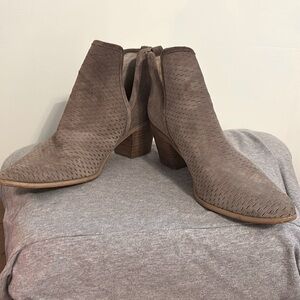 Lucky Brand suede ankle bootie